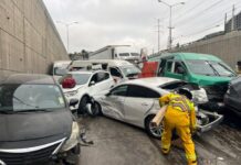 Accidente con más de 30 vehículos involucrados cierra circulación en Libramiento Rosas Magallón