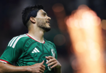 Raúl Jiménez hace historia y emociona al mundo