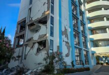 Terremoto de 7.7 sacude Indonesia y activa alerta de tsunami