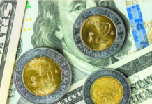 Peso mexicano gana terreno y el dólar cierra cerca de los 18.09 pesos